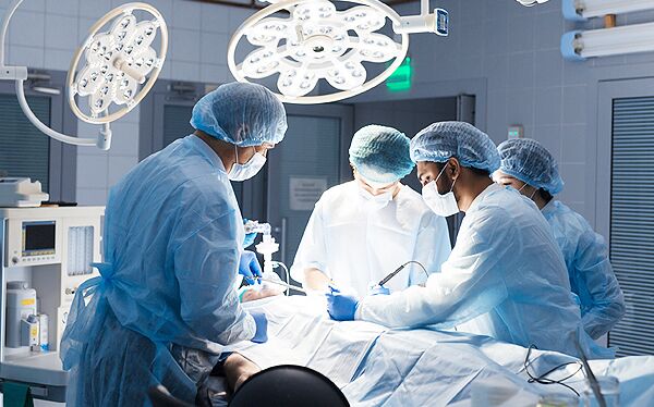Schmerzfreie Operationen Eine professionelle Narkose lässt Sie entspannt einschlafen und auch unterbewusst keine Schmerzen spüren